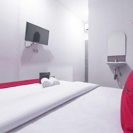 Reddoorz Near Itc Mangga Dua Otel Cakarta Dış mekan fotoğraf