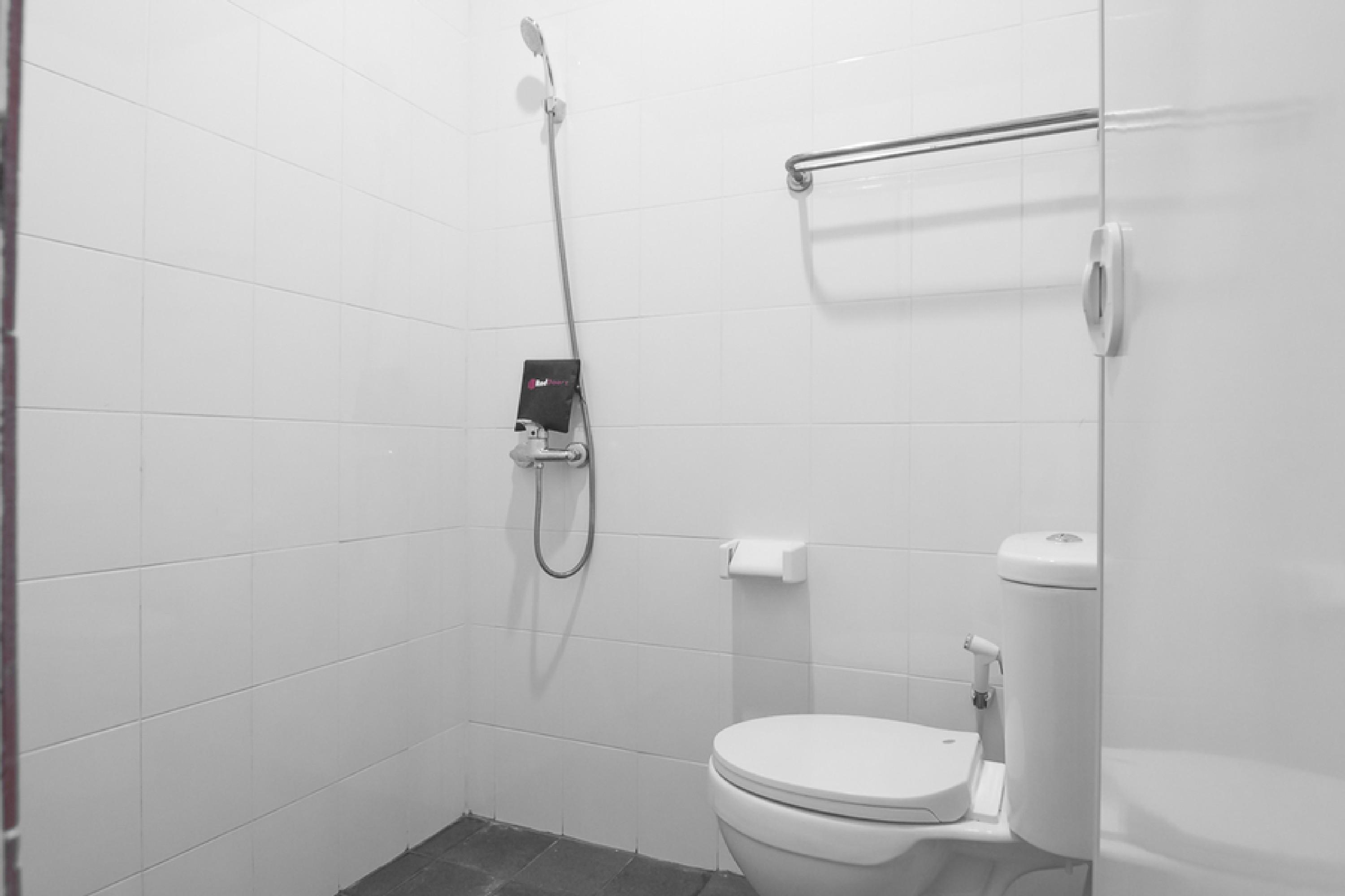 Reddoorz Near Itc Mangga Dua Otel Cakarta Dış mekan fotoğraf
