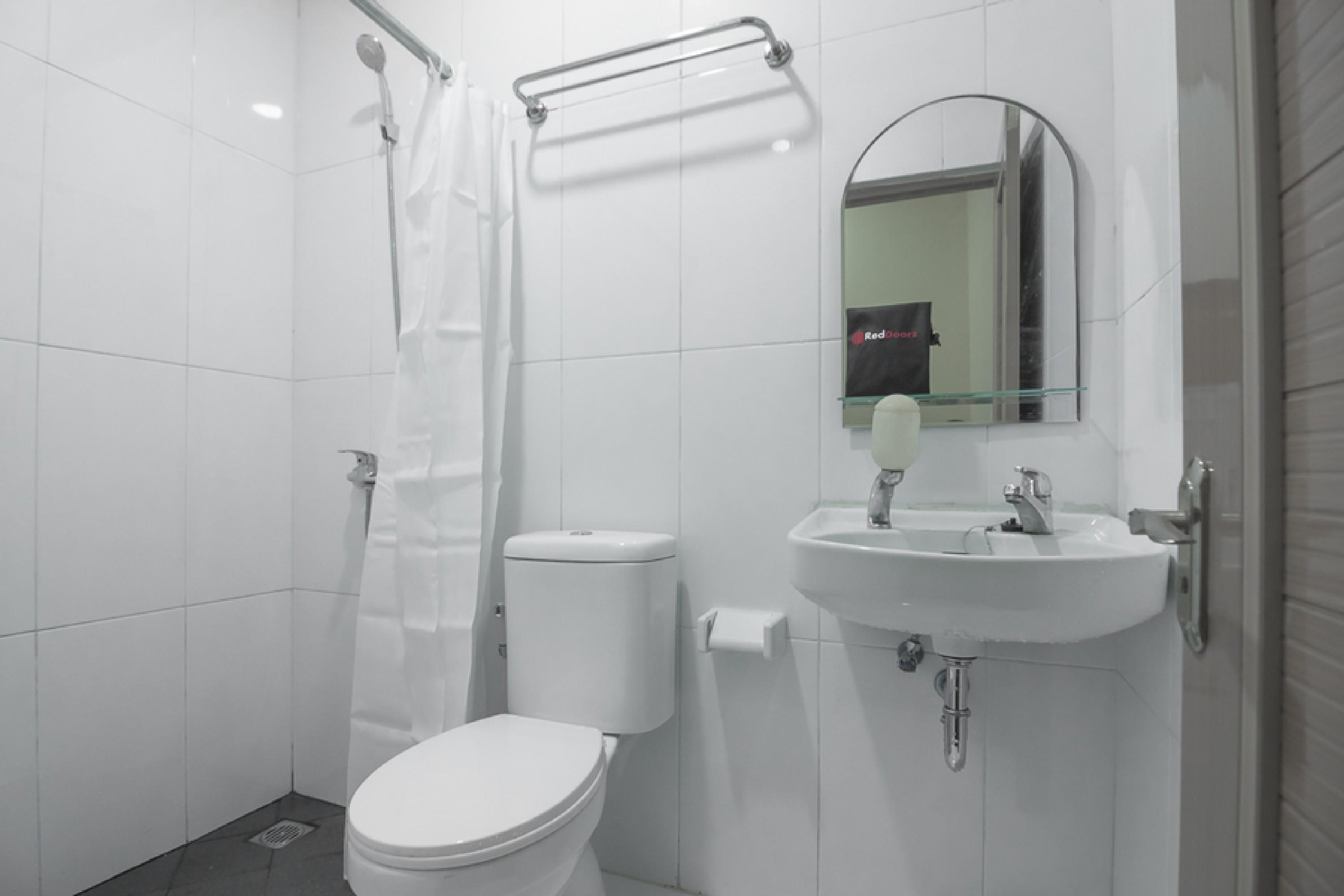 Reddoorz Near Itc Mangga Dua Otel Cakarta Dış mekan fotoğraf