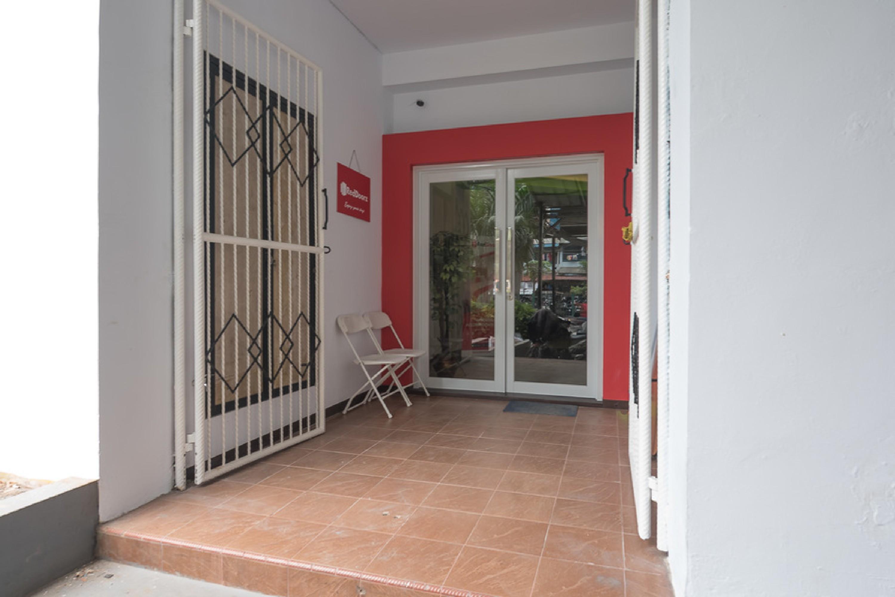 Reddoorz Near Itc Mangga Dua Otel Cakarta Dış mekan fotoğraf