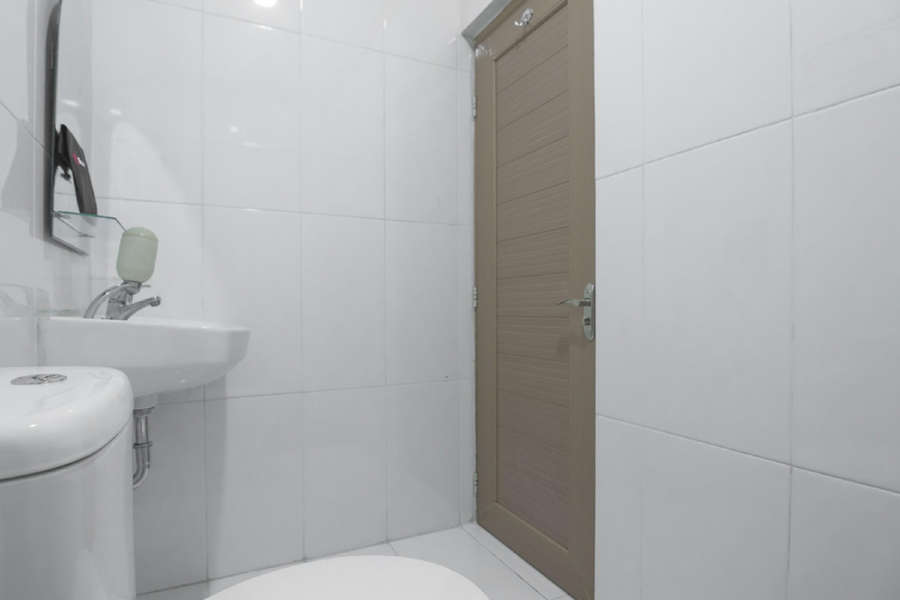 Reddoorz Near Itc Mangga Dua Otel Cakarta Dış mekan fotoğraf