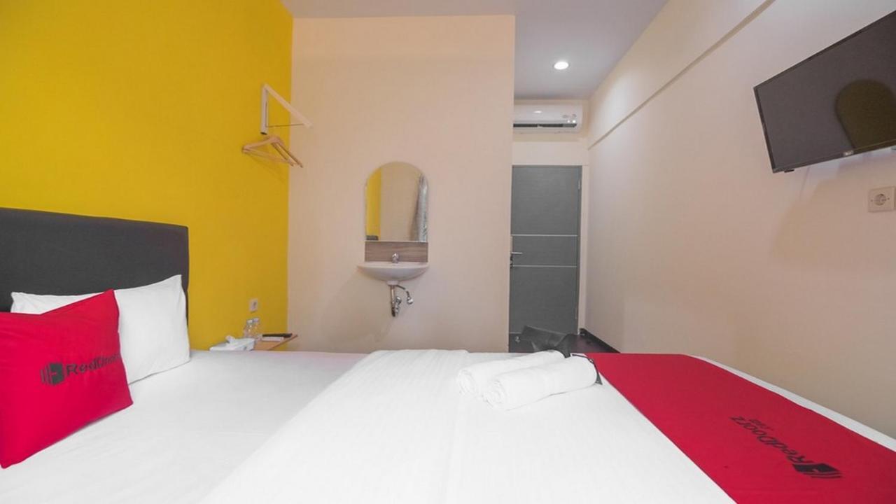 Reddoorz Near Itc Mangga Dua Otel Cakarta Dış mekan fotoğraf
