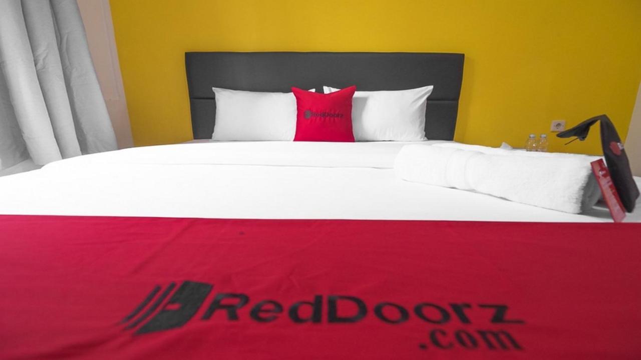 Reddoorz Near Itc Mangga Dua Otel Cakarta Dış mekan fotoğraf